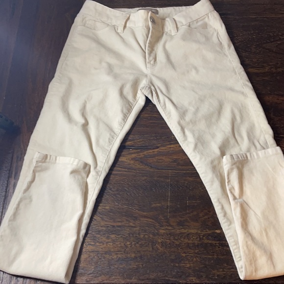 Women’s Banana Republic Winter White Corduroy Pants (0102) - Picture 2 of 4